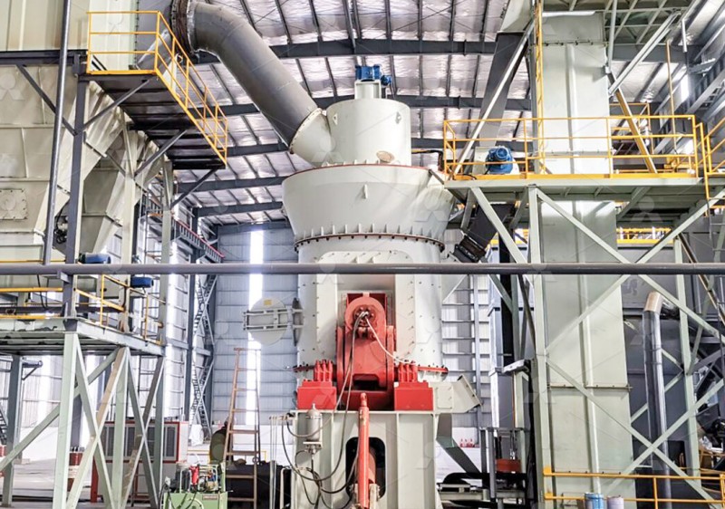 Reversible roller design of LUM ultrafine vertical mill for easy maintenance